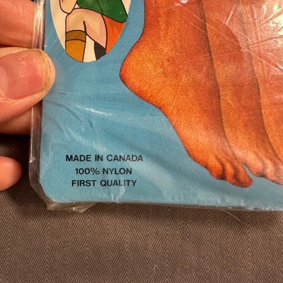 Vintage Knee High Stockings 2 Pair White Nylon NOS Extra Wide Band Comfort Top - Picture 2 of 3